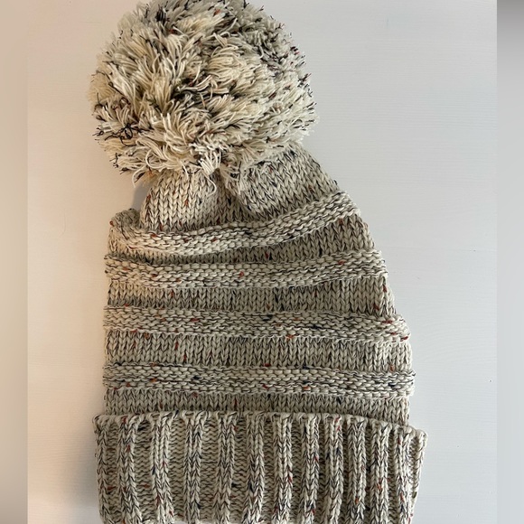 Winter hat - Picture 2 of 2